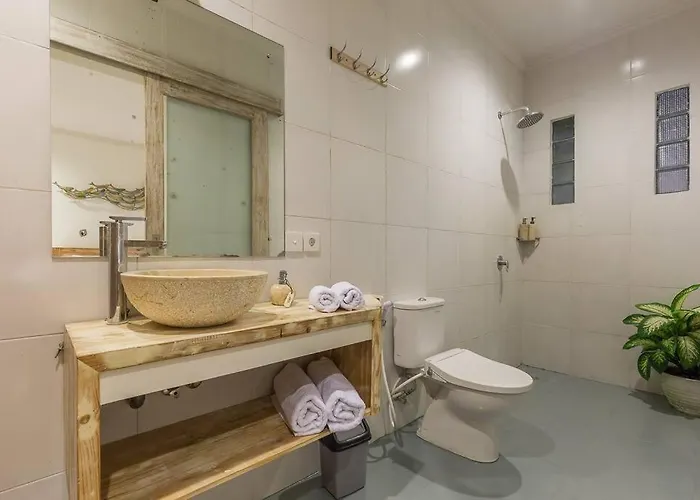 Villa 2bd Airin Near Finns Canggu